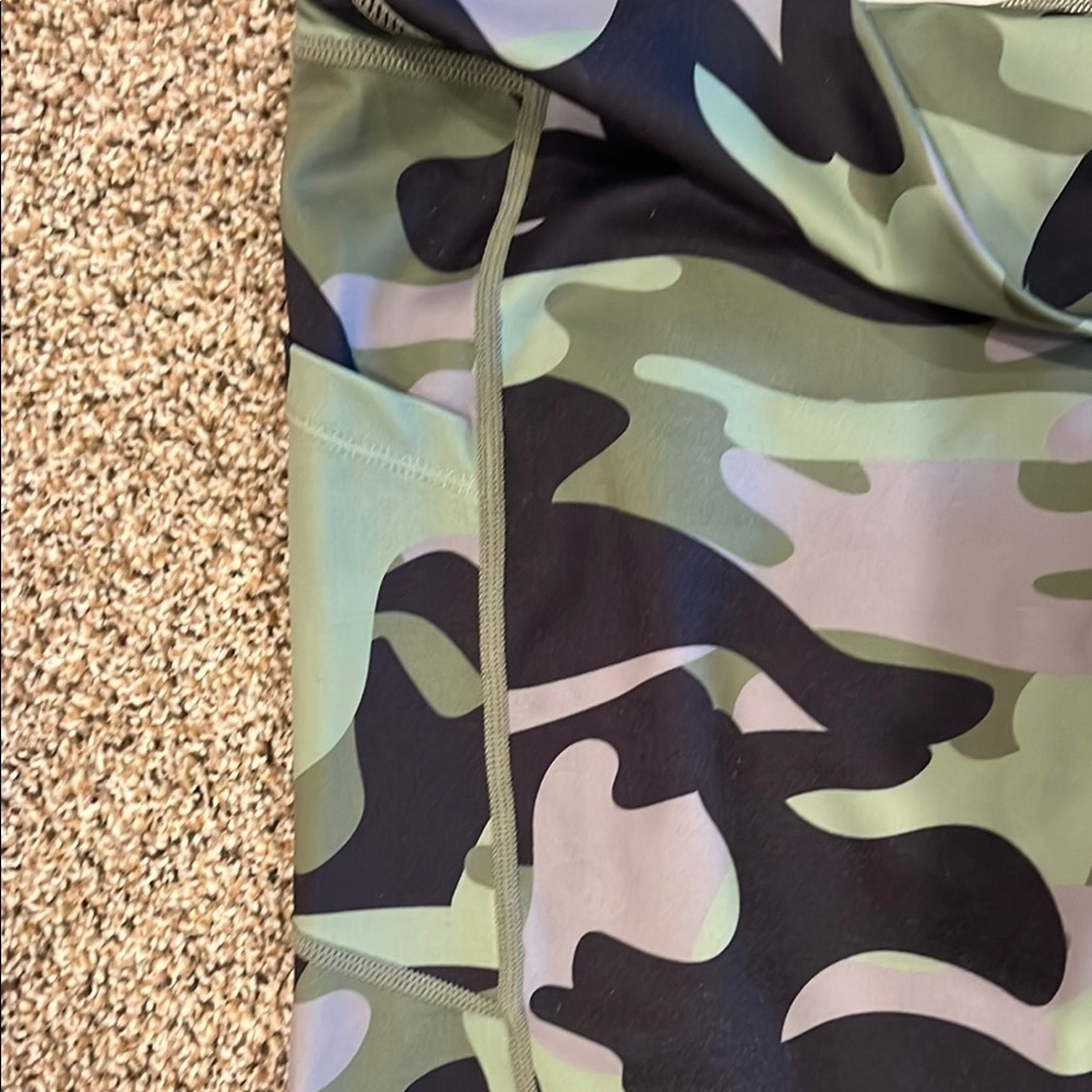 Women’s Camouflage Leggings - Picture 5 of 9